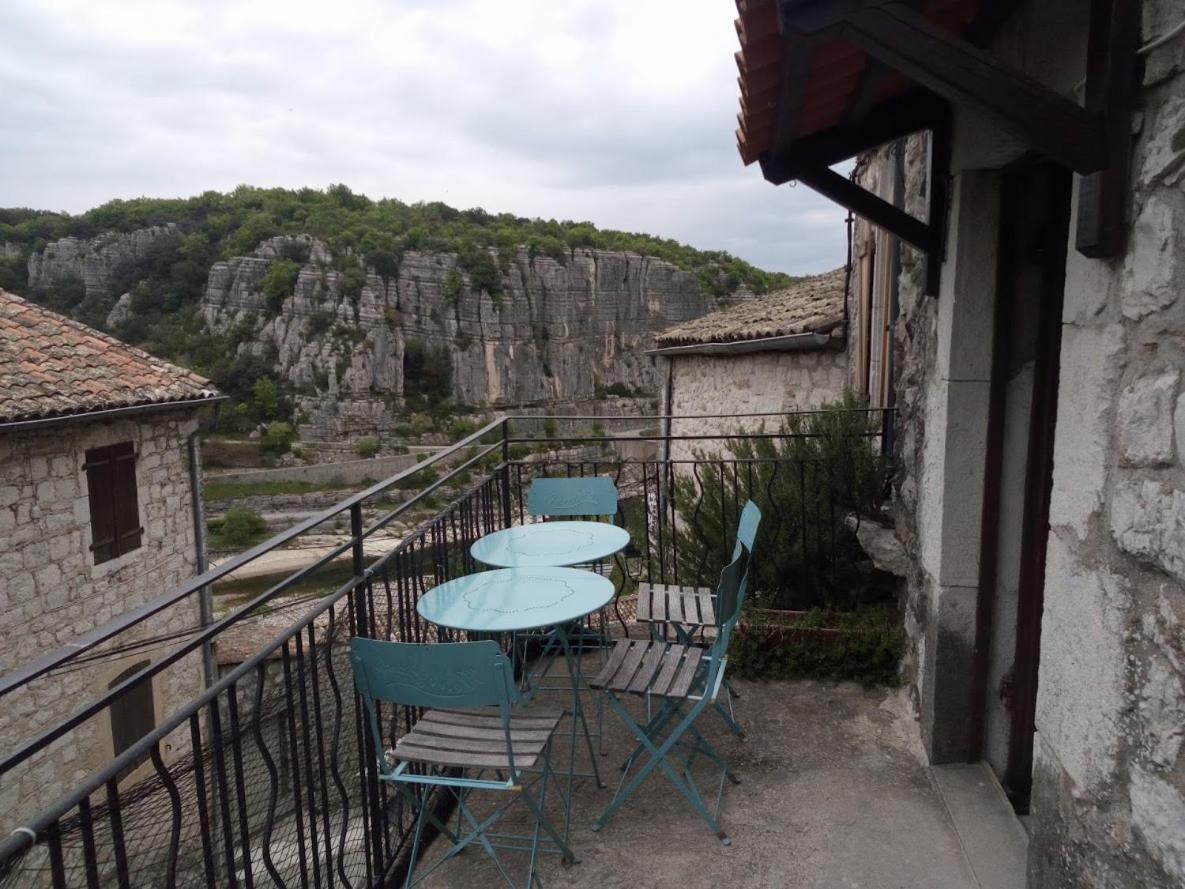 Maison Pierre Et Voute Au Coeur Du Village Balazuc Esterno foto