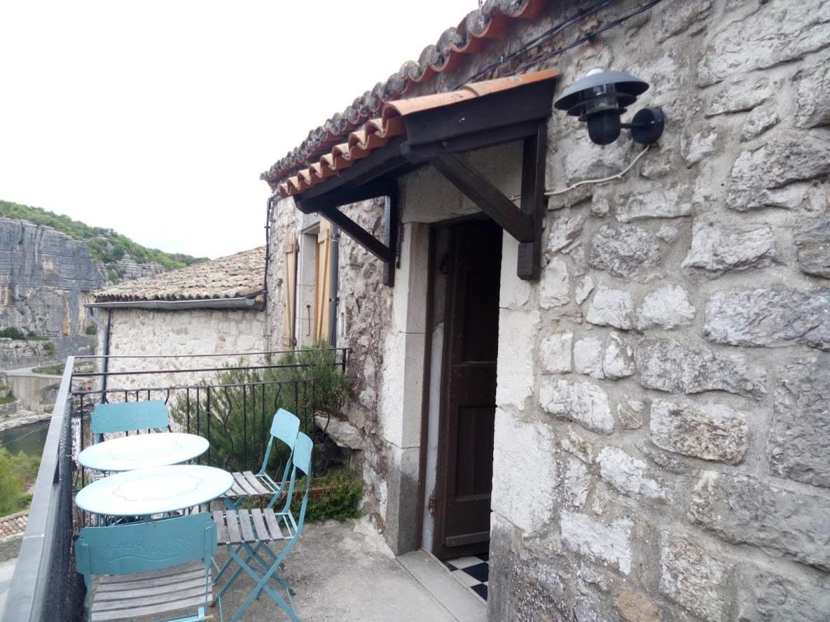 Maison Pierre Et Voute Au Coeur Du Village Balazuc Esterno foto