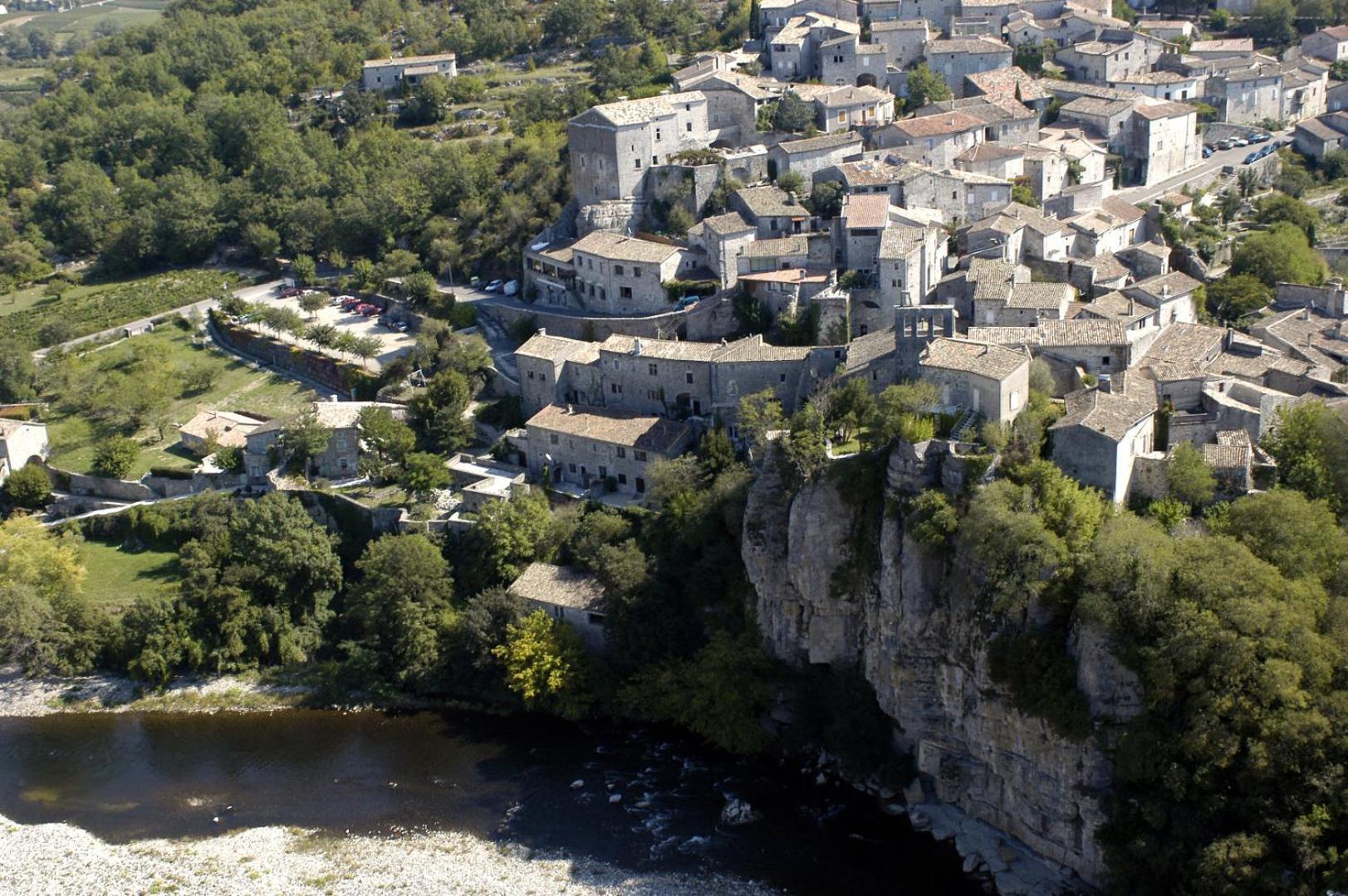 Maison Pierre Et Voute Au Coeur Du Village Balazuc Esterno foto