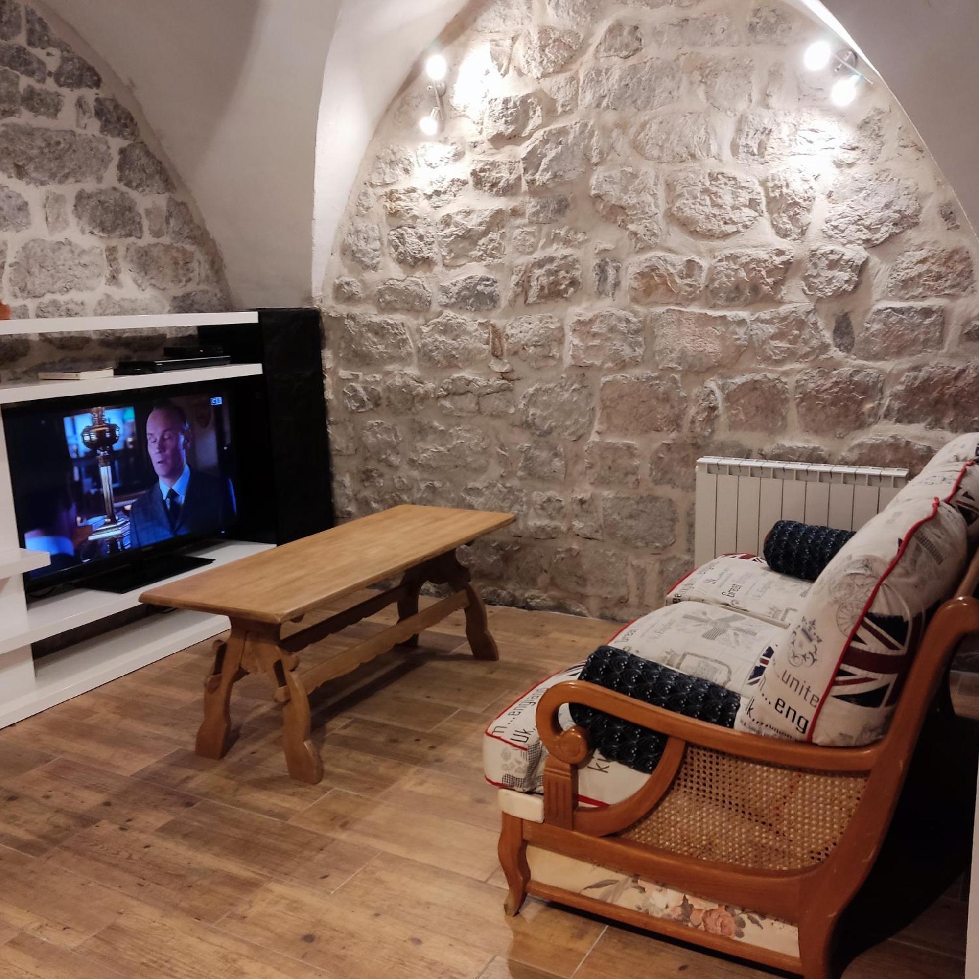 Maison Pierre Et Voute Au Coeur Du Village Balazuc Esterno foto